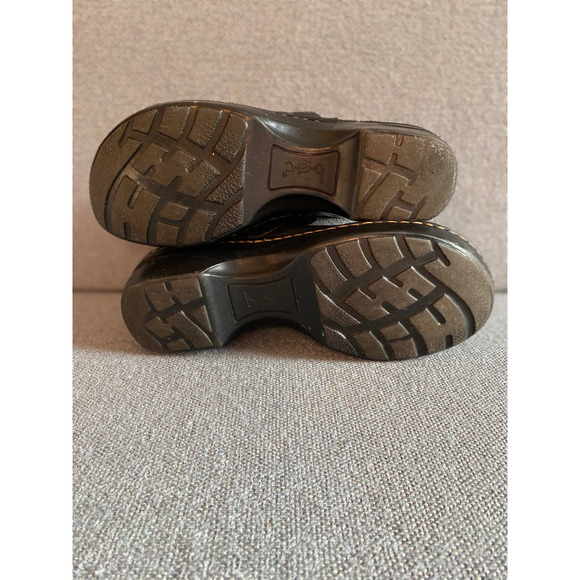 b.o.c. Woman’s clog size 7.5 black leather heeled clog, nurse shoe, comfort shoe - Picture 12 of 13